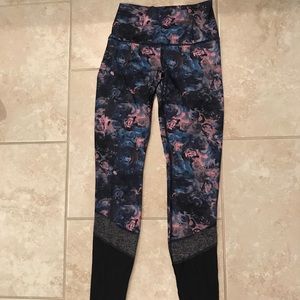 Floral lululemon pants size 6